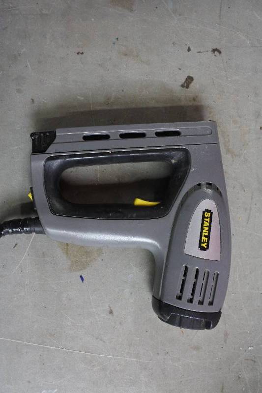 lot 10465 image: Stanley Staple And Brad Nailer