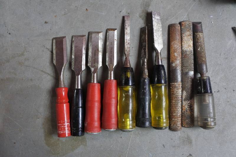 lot 10473 image: Lot of Wood Chizzles and Files