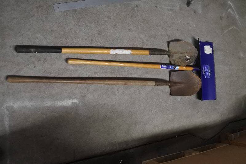 lot 10484 image: 2 Regular Shovels and a Snow Shovel