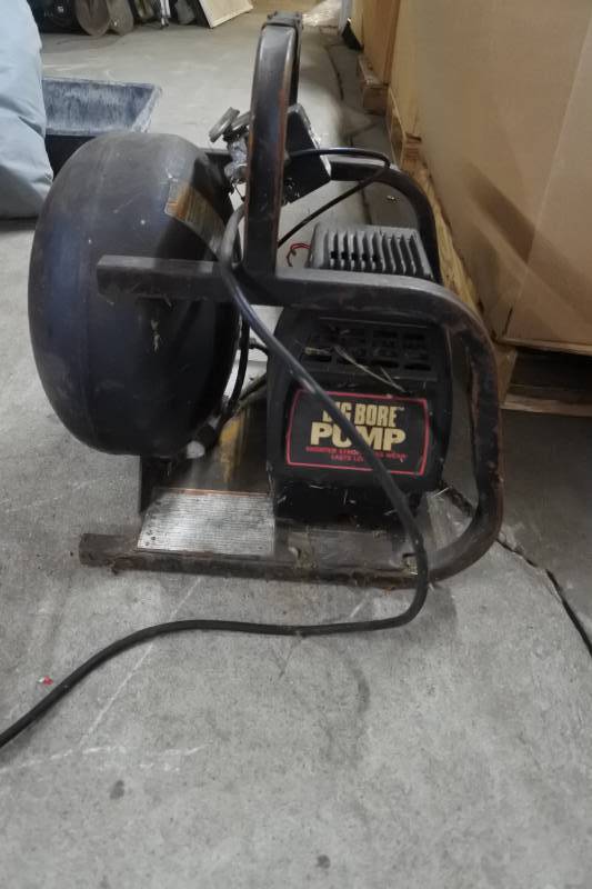 lot 10500 image: BIG BORE PUMP 1.5 HP