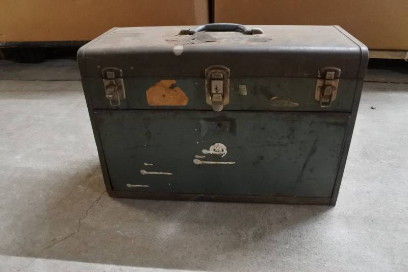 lot 10503 image: Antique Tool Box