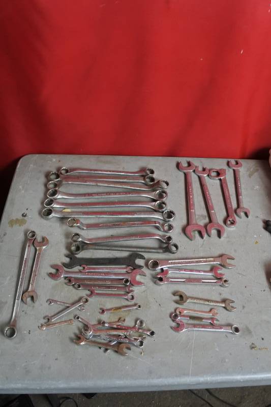 lot 10506 image: Lot of Wrenches