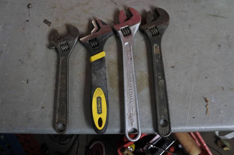 lot 10508 image: Lot of Wrenches