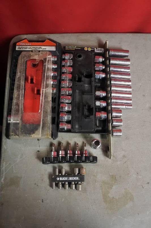 lot 10517 image: Lot of Sockets