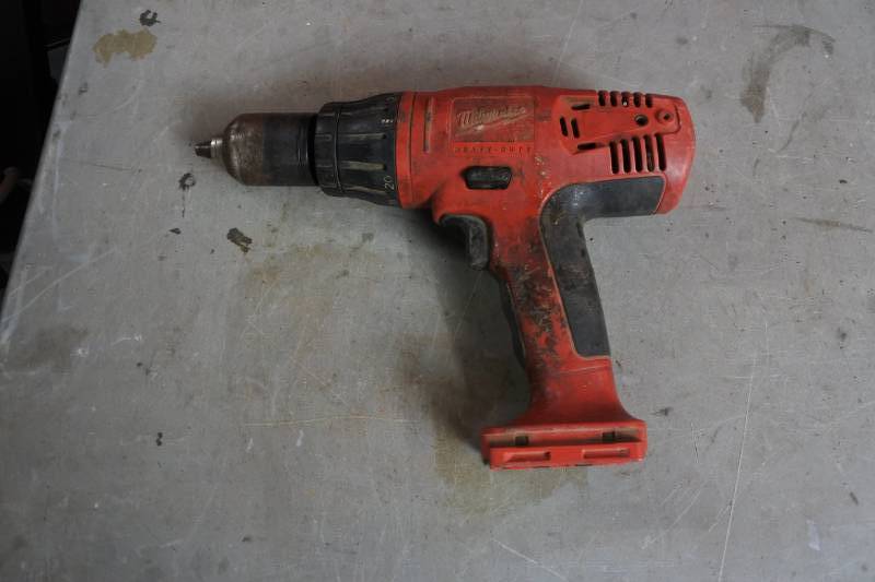 lot 10556 image: Milwaukee 18v Drill cordless