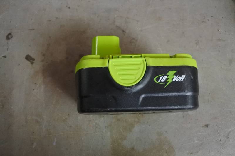 lot 10563 image: Earth Wisp 18v Battery Pack