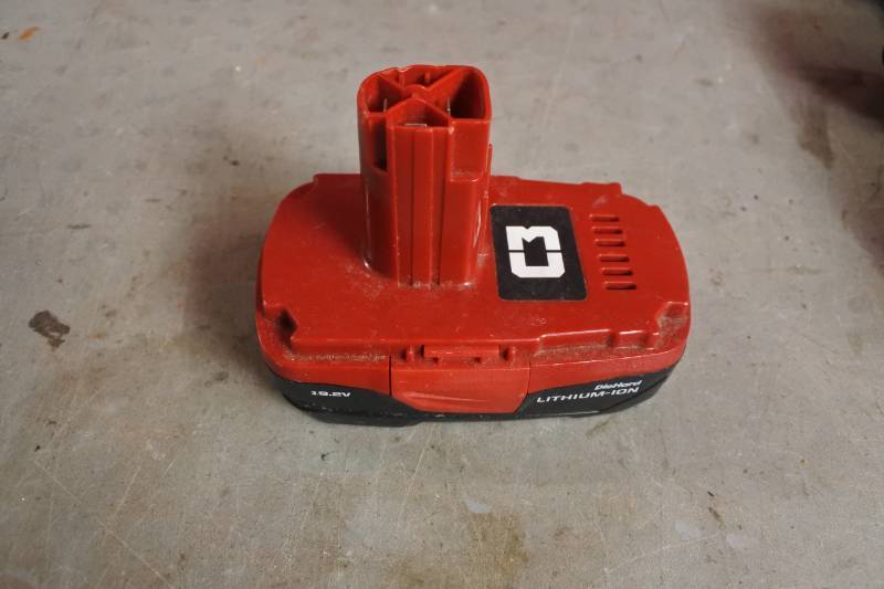 lot 10564 image: Craftsman 19.2v Battery Pack