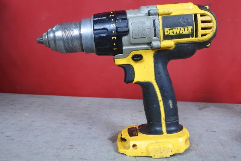 lot 10584 image: Dewalt 18v DrillDriver