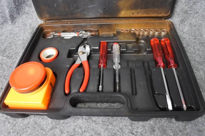 lot 10599 image: Marborolo Emergency Vehicle Kit