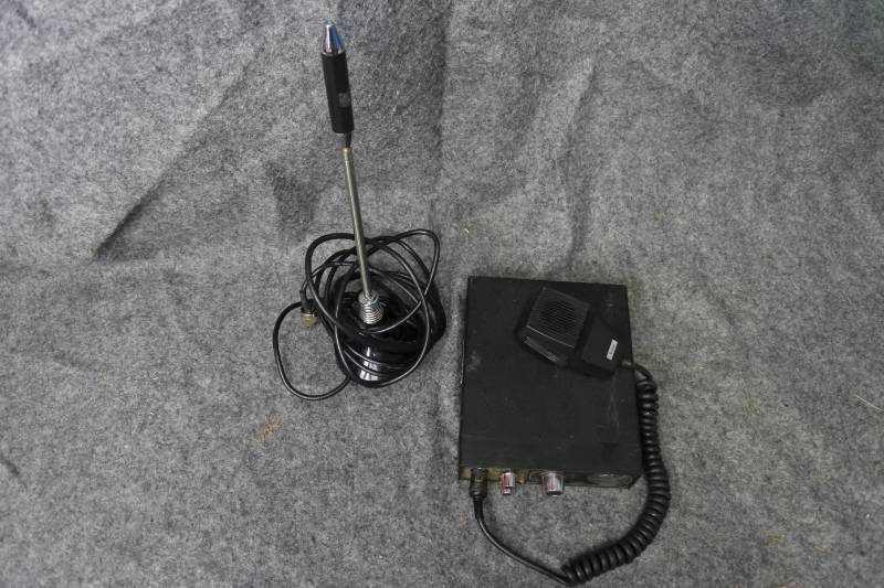 lot 10614 image: CB Radio