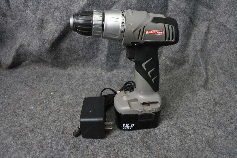 lot 10613 image: Craftman Drill including battery and charger
