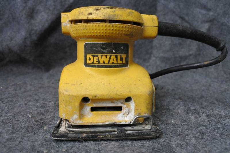 lot 10651 image: Dewalt Palm Sander