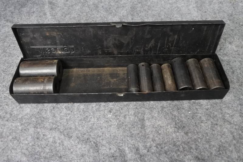 lot 10649 image: Sockets