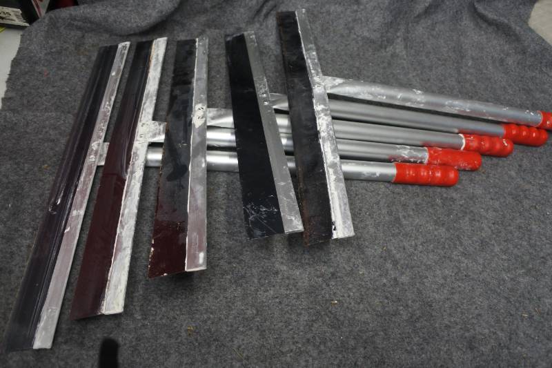 lot 10641 image: 5 Knock Down Knives