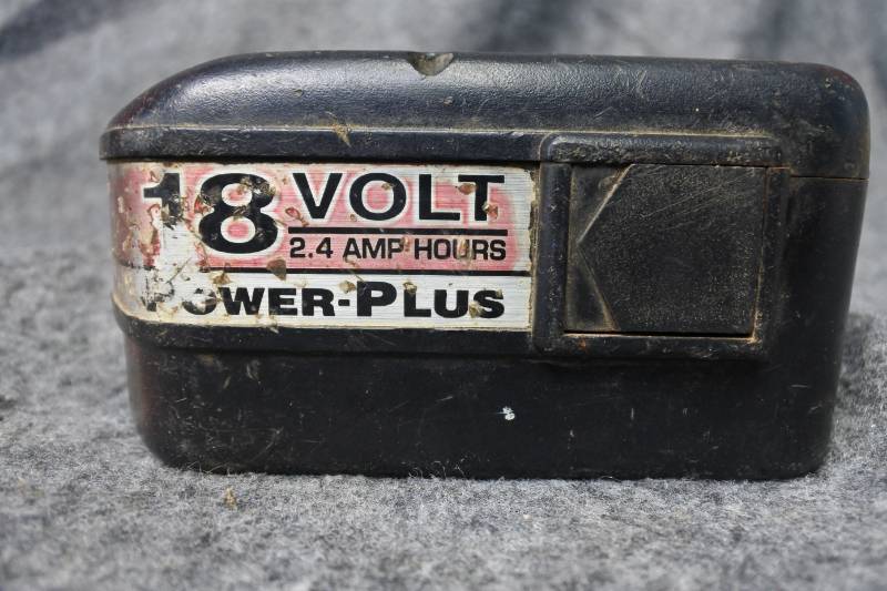 lot 10636 image: Power Plus 18 V Battery