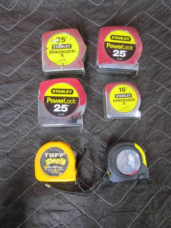 lot 10627 image: Lot of Tape Measures (totes not included)