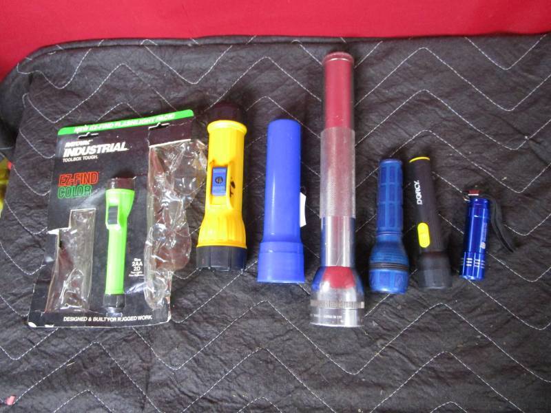 lot 10658 image: Lot of Flashlights (totes not included)