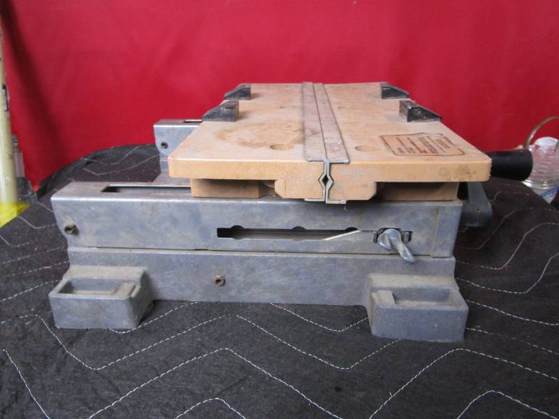 lot 10659 image: Benchtop Workmate