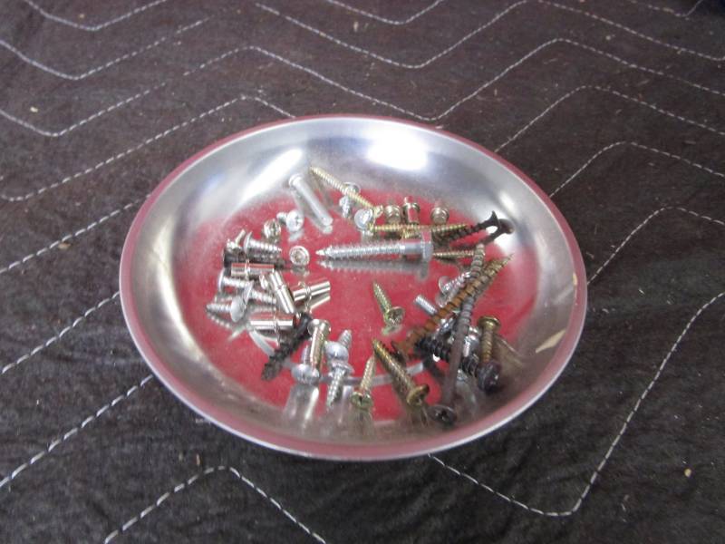 lot 10682 image: Magnetic Nail Screw Holder (screws included)