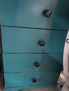 lot 120 image: Vintage Teal 4-Drawer Dresser