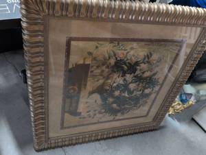 lot 123 image: Vintage Ornate Floral Picture Frame