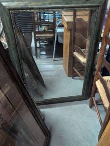 lot 125 image: Vintage Dark Wood Framed Wall Mirror