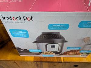 lot 130 image: Instant Pot Duo Crisp  Air Fryer 8qt