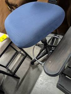 lot 142 image: Blue Fabric Office Task Chair