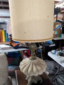 lot 168 image: Vintage Table Lamp with Ornate Base