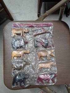 lot 193 image: Vintage Plastic Zoo Animal Figurine Set
