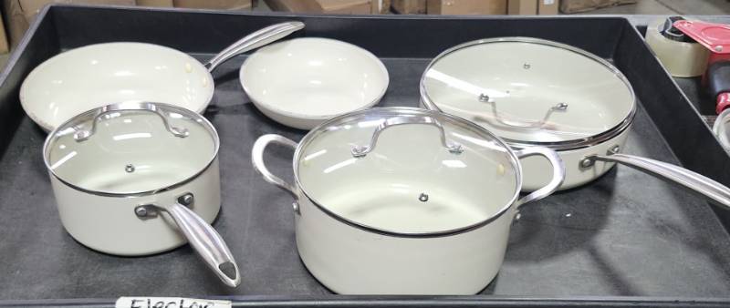 lot 50514 image: 8 pcs Premium White Ceramic Cookware Set - Retail $89
