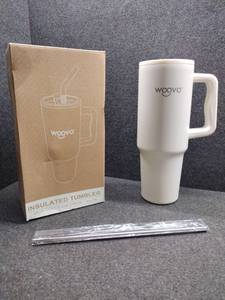 lot 31231 image: Woovo 40oz Insulated Tumbler with Handle and Straw, White, Perfect for both Hot and Cold Beverages