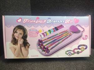 lot 31284 image: Creative Friendship Bracelet Making Kit with Storage