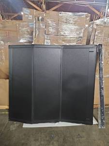 lot 1377 image: Hard Tri Fold Low-pro Tonneau Cover compitable with 2019(New Body)-2025 Chevy SilveradoGMC Sierra 1500, 5.8ft Bed(69.9in), Not for CarbonPro Bed, Not for 2019 1500 LdLt. Retail $579