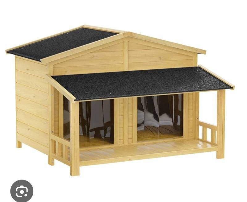 lot 20088 image: Outdoor Wooden Dog House
