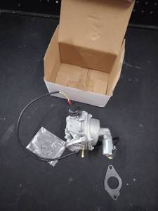 lot 6320 image: New Motorcycle Carburetor Assembly with Choke - Retail $45