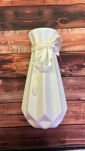 lot 9047 image: 8in White Ceramic Vase&nbsp