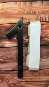 lot 10377 image: Alluminum Decor&nbsp