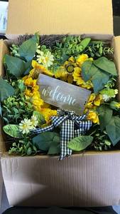 lot 15751 image: Sunflower Welcome Wreath with Buffalo Check Bow - Retail $45
