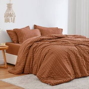 lot 15765 image: Loves cabin Seersucker Terracotta Twin Comforter Set 5 Pieces, All Season Bedding Set, Twin Bed in a Bag Comforter Set with Comforter, Flat Sheet, Fitted Sheet, Pillowcase and Pillow Sham - Retail $40