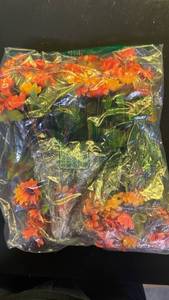 lot 16490 image: Artificial Orange Daisy Garland - Retail $12