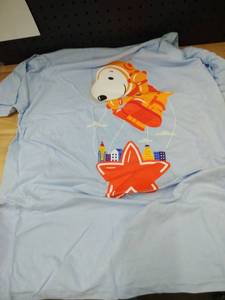 lot 2387 image: A XL Macys Thanksgiving parade Snoopy t-shirt