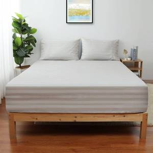 lot 2411 image: Queen Size Striped Fitted Sheet Only Light Beige Color, 100% Egyptian Cotton 600 Thread Count, 16 Deep Pocket Premium Cotton Mattress Sheet (1 Bottom Sheet Only) - Retail $29