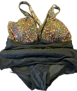 lot 16119 image: Floral Print Two-Piece Swimsuit XXL - Retail $35