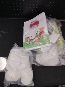 lot 5386 image: Majiho Friends Plastic Container Lids - Bulk Pack - Retail $8