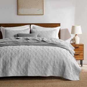 lot 19718 image: WDCOZY Light Grey 100% Cotton Quilt Bedding Sets Queen Size with 2 Pillow Shams, Shabby Chic Rustic Textured Gauze Lightweight Country Soft Bedspread Coverlet for All Season, 3 Pieces, 90x96 inches - Retail $67
