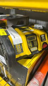 lot 60746 image: Stanley FATMAX 1200W Power Supply with USB Ports