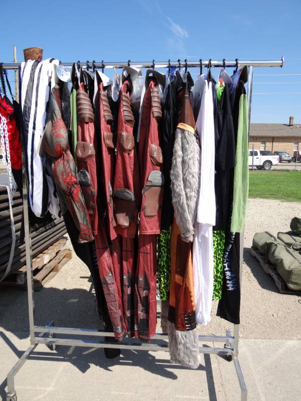 lot 1029 image: Halloween Costume And Prop Lot