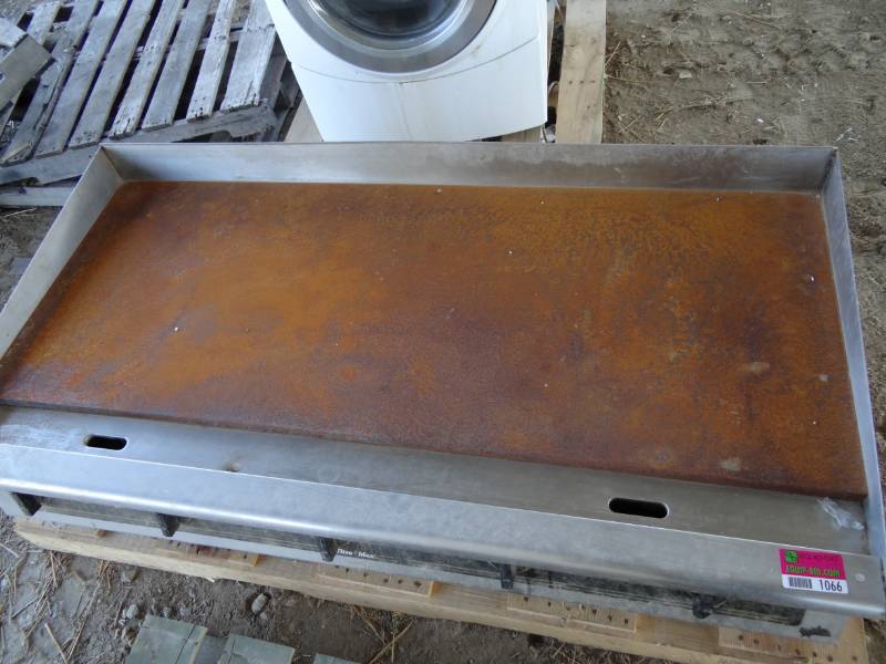 lot 1066 image: Star Ultra Max Flat Top Griddle 60Inch