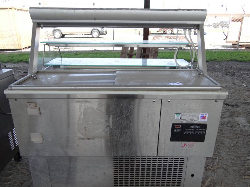 lot 1073 image: Federal 48Inch Curved Glass Refrigerated Display Case
